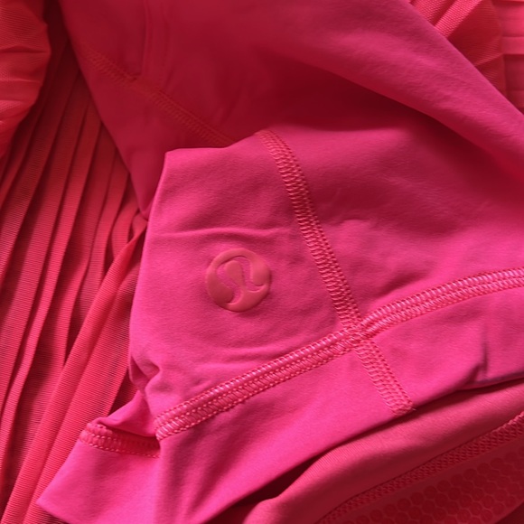 Lululemon varsity high rise pleated tennis skirt. Pink, size 10. - Picture 2 of 3